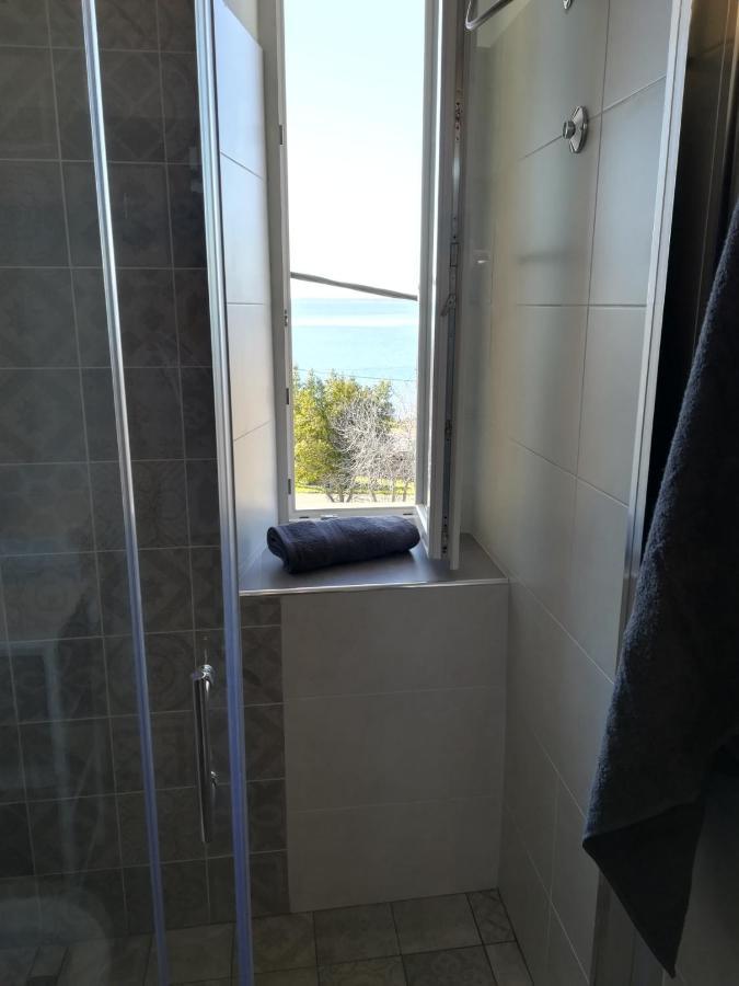 Apartment Stefania On The Beach Koromacno Exterior photo